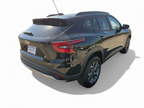 New 2025 Chevrolet Trax LT w/ Driver Confidence Package image 4