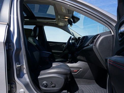 Used 2021 Jeep Cherokee Trailhawk image 31