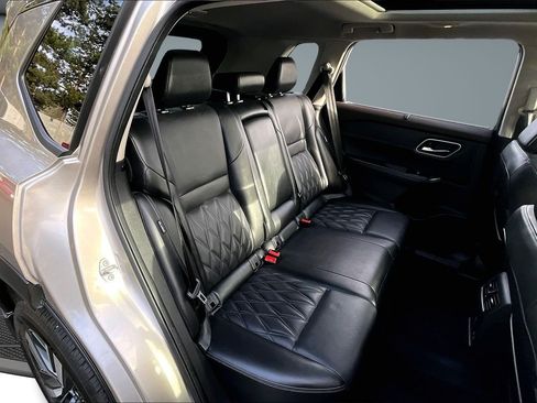 Used 2023 Nissan Rogue Platinum w/ Platinum Premium Package image 24