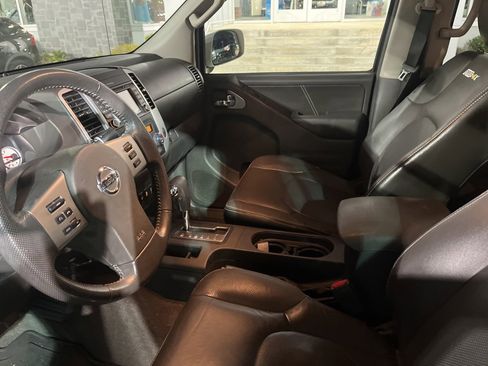 Used 2015 Nissan Frontier PRO-4X w/ Pro-4x Luxury Package image 11