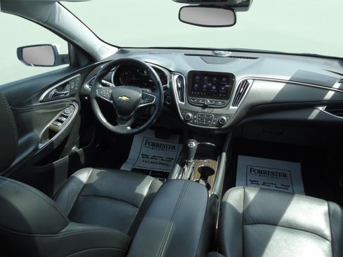 Used 2020 Chevrolet Malibu Premier FWD image 11