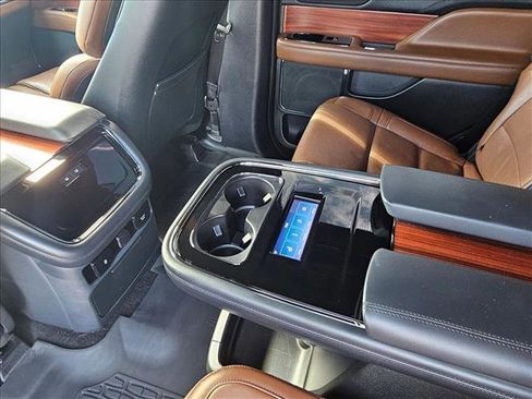 Used 2024 Lincoln Navigator Reserve image 15