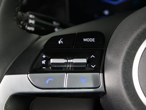 Certified 2025 Hyundai Elantra SEL image 25