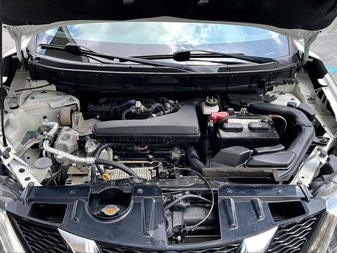Used 2016 Nissan Rogue SV FWD image 31