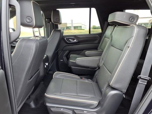 Certified 2023 GMC Yukon SLT w/ SLT Luxury Package image 28