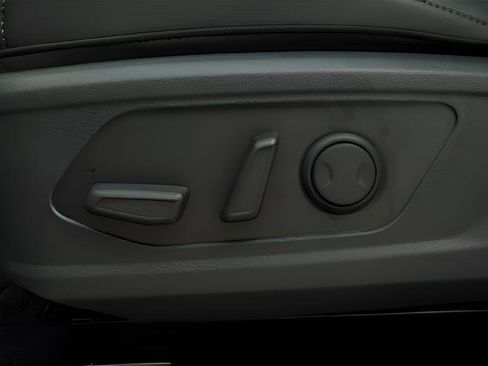 New 2026 Kia Sportage EX w/ EX Panorama Roof Package image 17