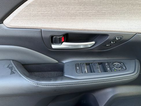 New 2026 Toyota Grand Highlander Platinum image 9