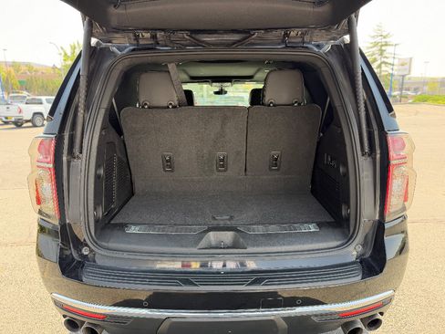 Used 2022 Chevrolet Tahoe Premier AWD/4WD image 23