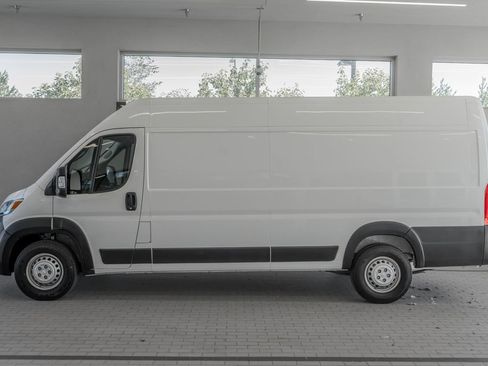 Used 2024 RAM ProMaster 3500 FWD image 2