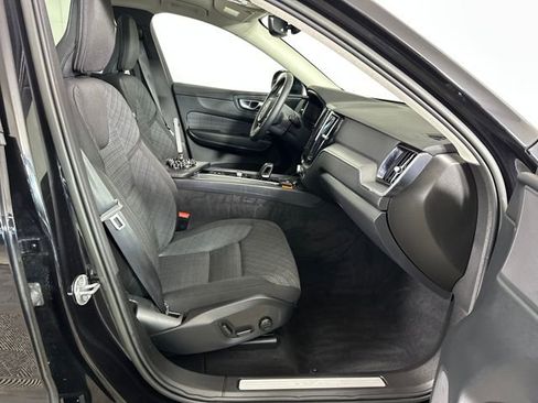 Used 2023 Volvo XC60 B5 Core AWD/4WD image 28