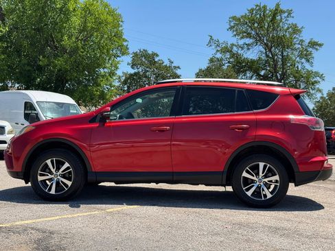 Used 2017 Toyota RAV4 XLE FWD image 3