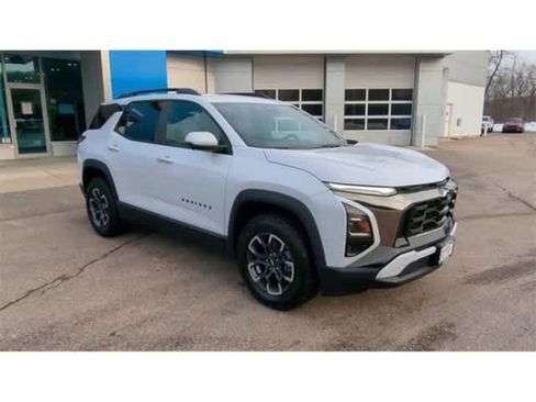 New 2026 Chevrolet Equinox ACTIV w/ Convenience Package III AWD/4WD image 2