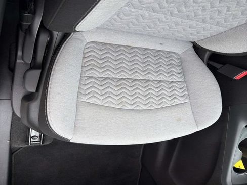 Used 2023 Chevrolet Equinox LS FWD image 15