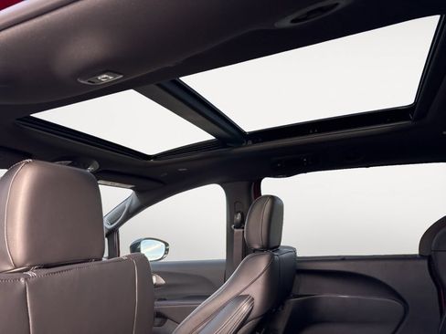 New 2026 Chrysler Pacifica Select w/ S Appearance Package FWD image 29