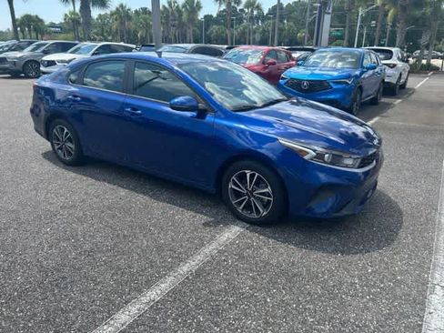 Used 2023 Kia Forte LXS w/ LXS Technology Package FWD image 8