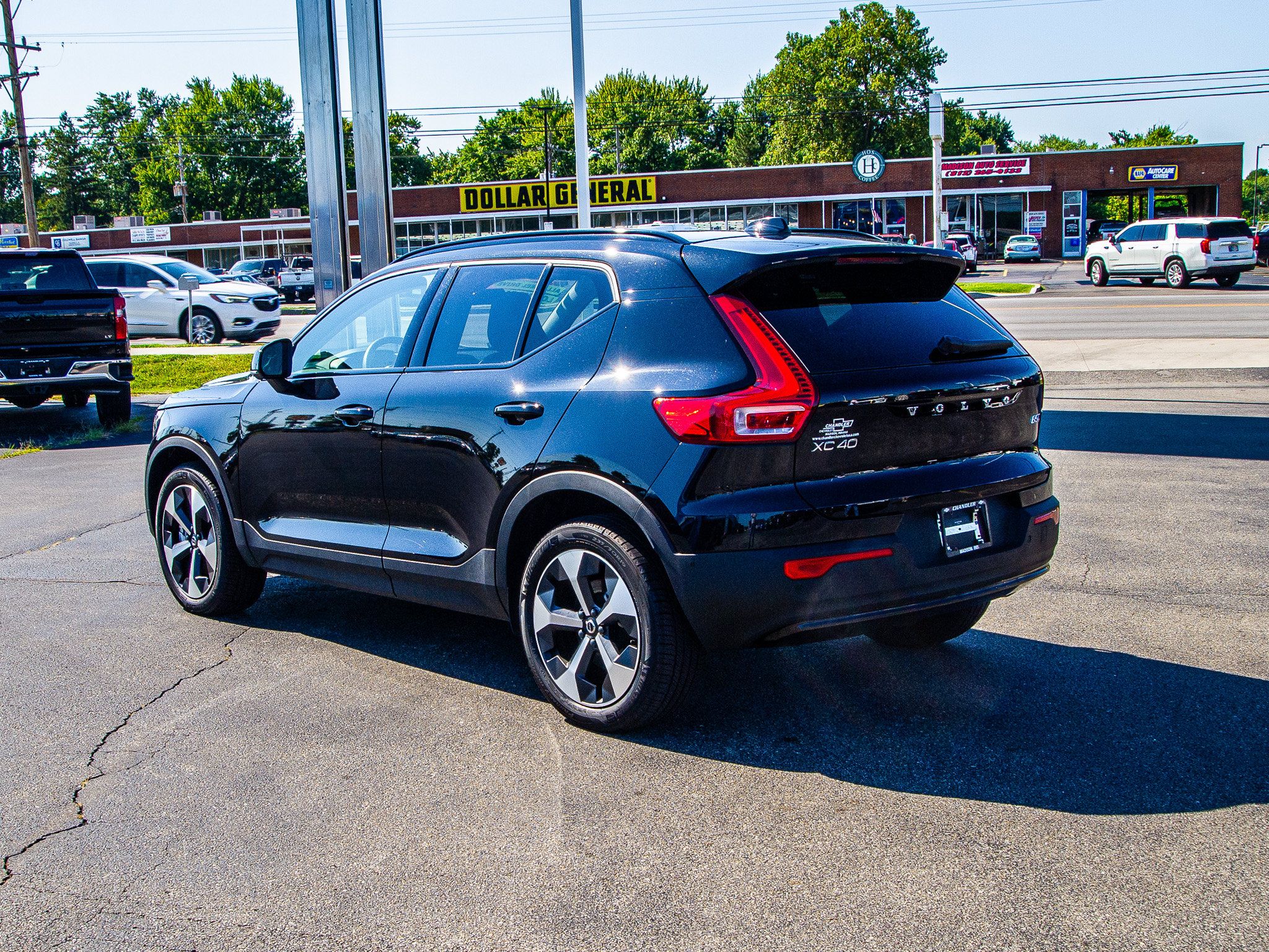 Used 2026 Volvo XC40 B5 Plus AWD/4WD image 5