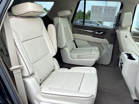Used 2021 GMC Yukon Denali w/ Denali Premium Package AWD/4WD image 28