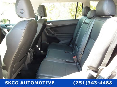Used 2019 Volkswagen Tiguan SE w/ Panoramic Sunroof Package image 14