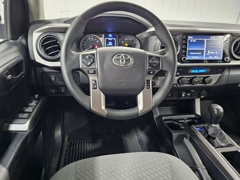 Used 2021 Toyota Tacoma SR5 w/ Technology Package image 15