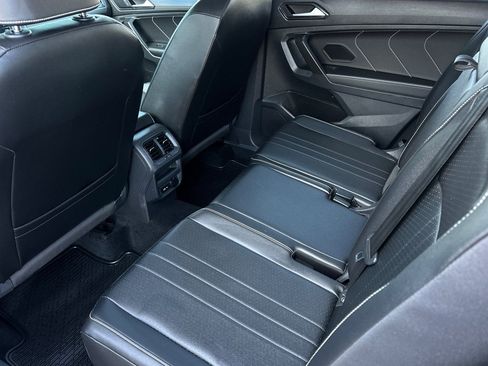 Used 2022 Volkswagen Tiguan SE image 14