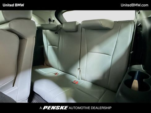 Used 2020 Toyota Highlander XLE FWD image 13