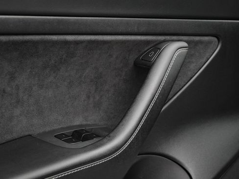 Used 2021 Tesla Model 3 Standard Range Plus image 15