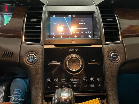 Used 2017 Ford Taurus Limited FWD image 13