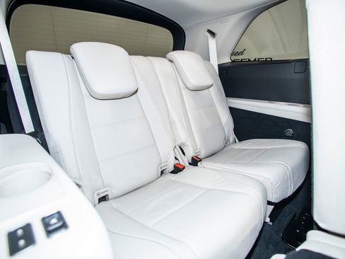 Used 2026 Mercedes-Benz GLS 580 4MATIC image 16
