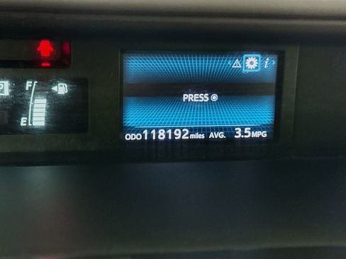 Used 2016 Toyota Prius V Four image 12