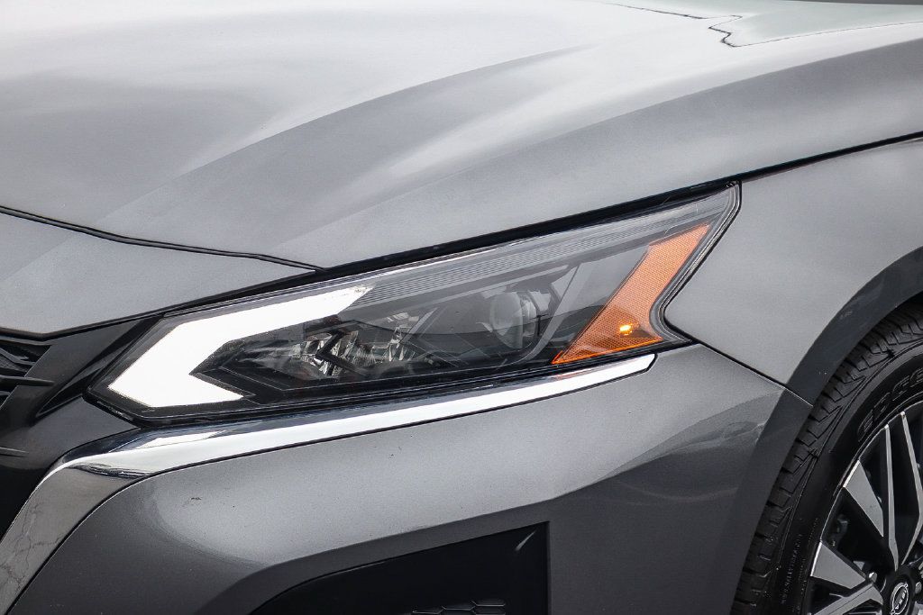 Used 2024 Nissan Altima 2.5 SV FWD image 8