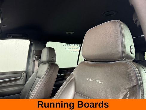Used 2022 GMC Yukon XL Denali image 10