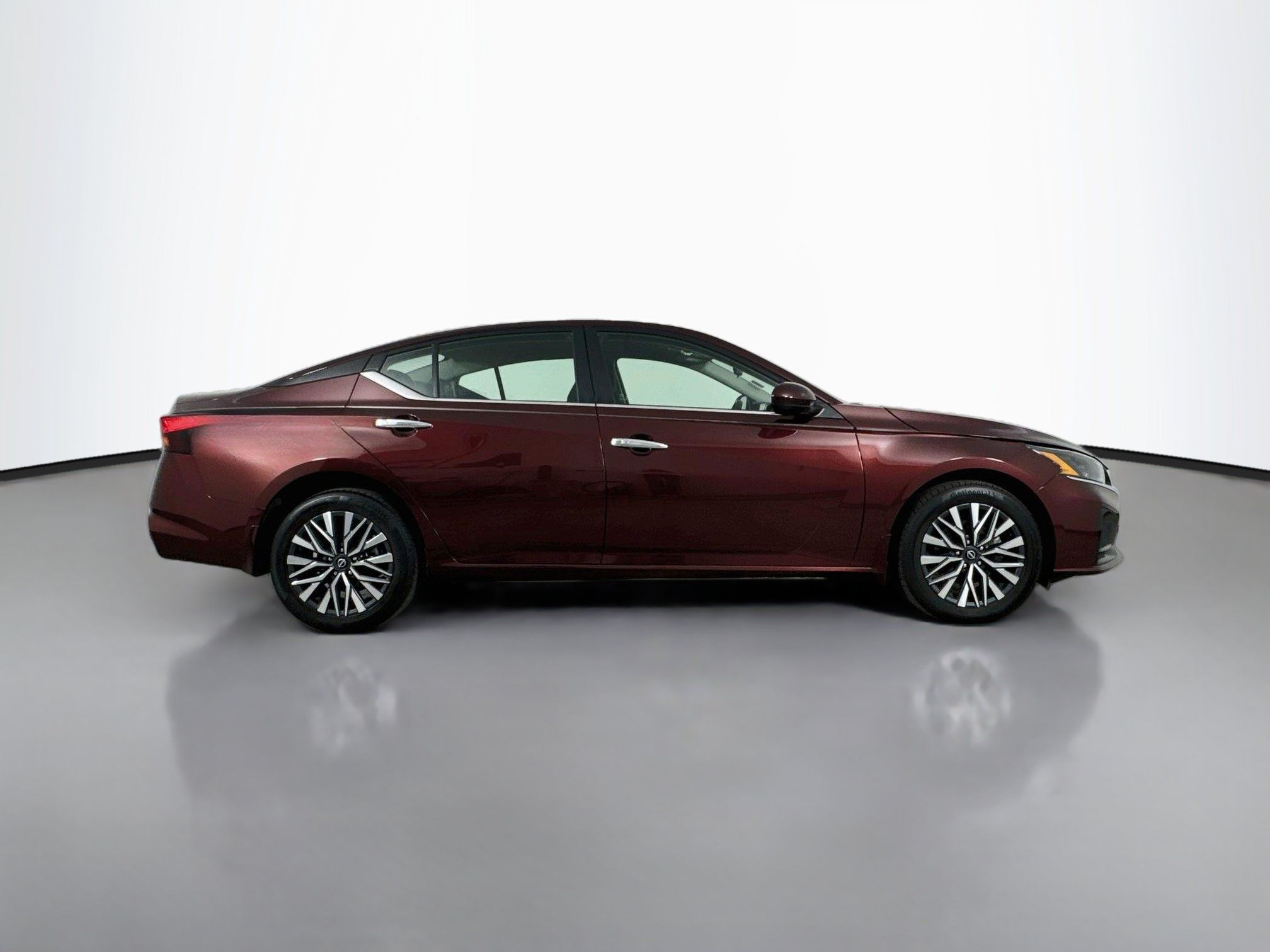 Used 2023 Nissan Altima 2.5 SV AWD/4WD image 8