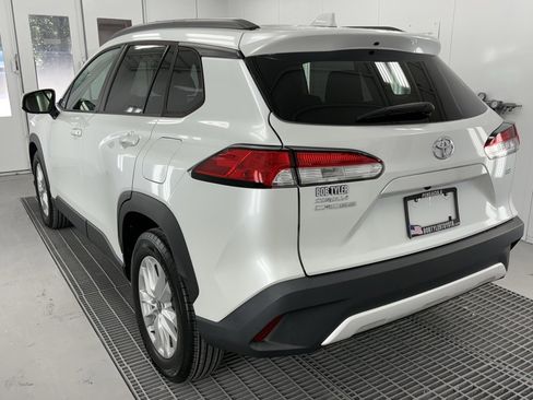 Used 2022 Toyota Corolla Cross LE image 5