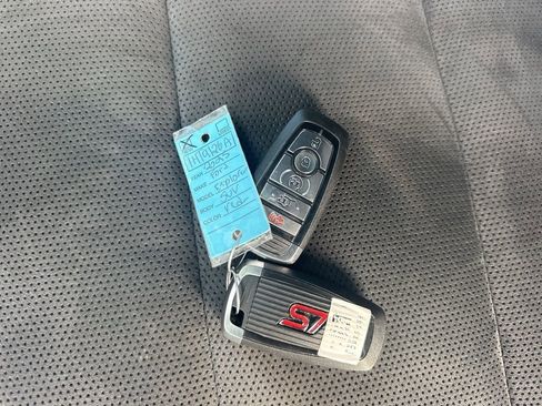 Used 2025 Ford Explorer ST image 40