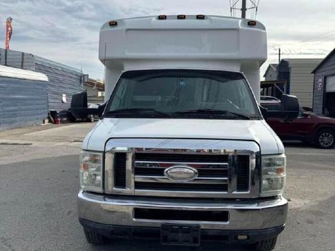 Used 2015 Ford E-450 and Econoline 450 Super Duty w/ Shuttle Bus Prep Package image 5