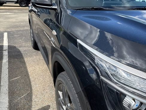 Used 2023 Kia Seltos LX image 1