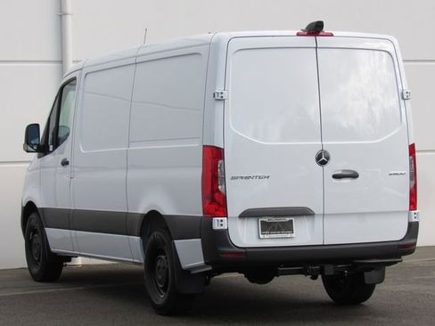 Used 2025 Mercedes-Benz Sprinter 2500 image 4