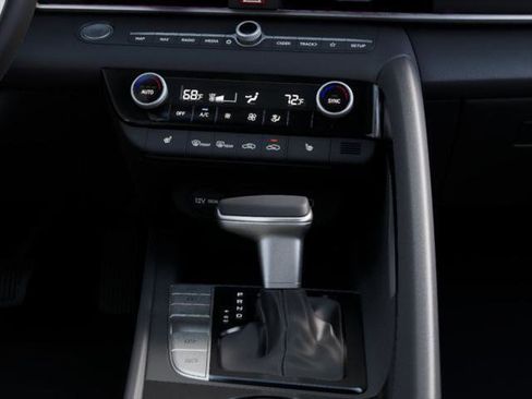 New 2025 Hyundai Elantra SEL FWD image 16
