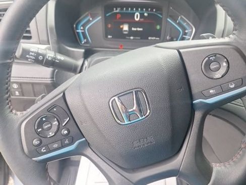 Used 2024 Honda Odyssey Sport image 14