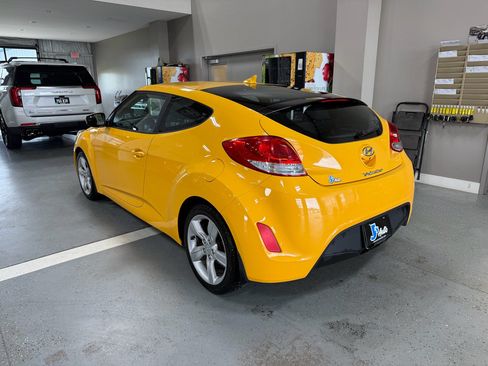 Used 2015 Hyundai Veloster FWD image 5