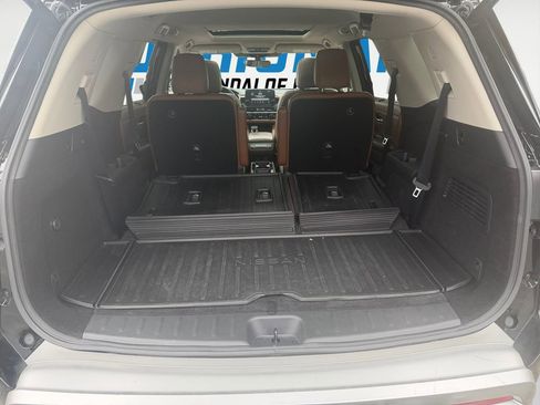 Used 2023 Nissan Pathfinder Platinum image 21