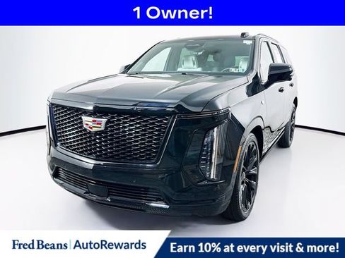 Used 2025 Cadillac Escalade Sport Platinum w/ LPO, ONYX Package AWD/4WD image 3