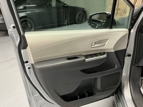 Used 2021 Toyota Sienna LE image 20