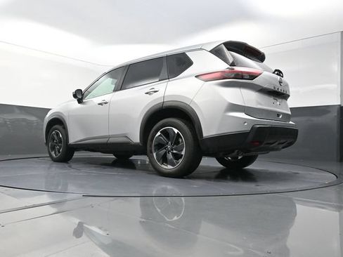 Used 2025 Nissan Rogue SV FWD image 35