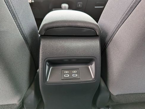 Used 2024 Toyota Corolla LE image 28