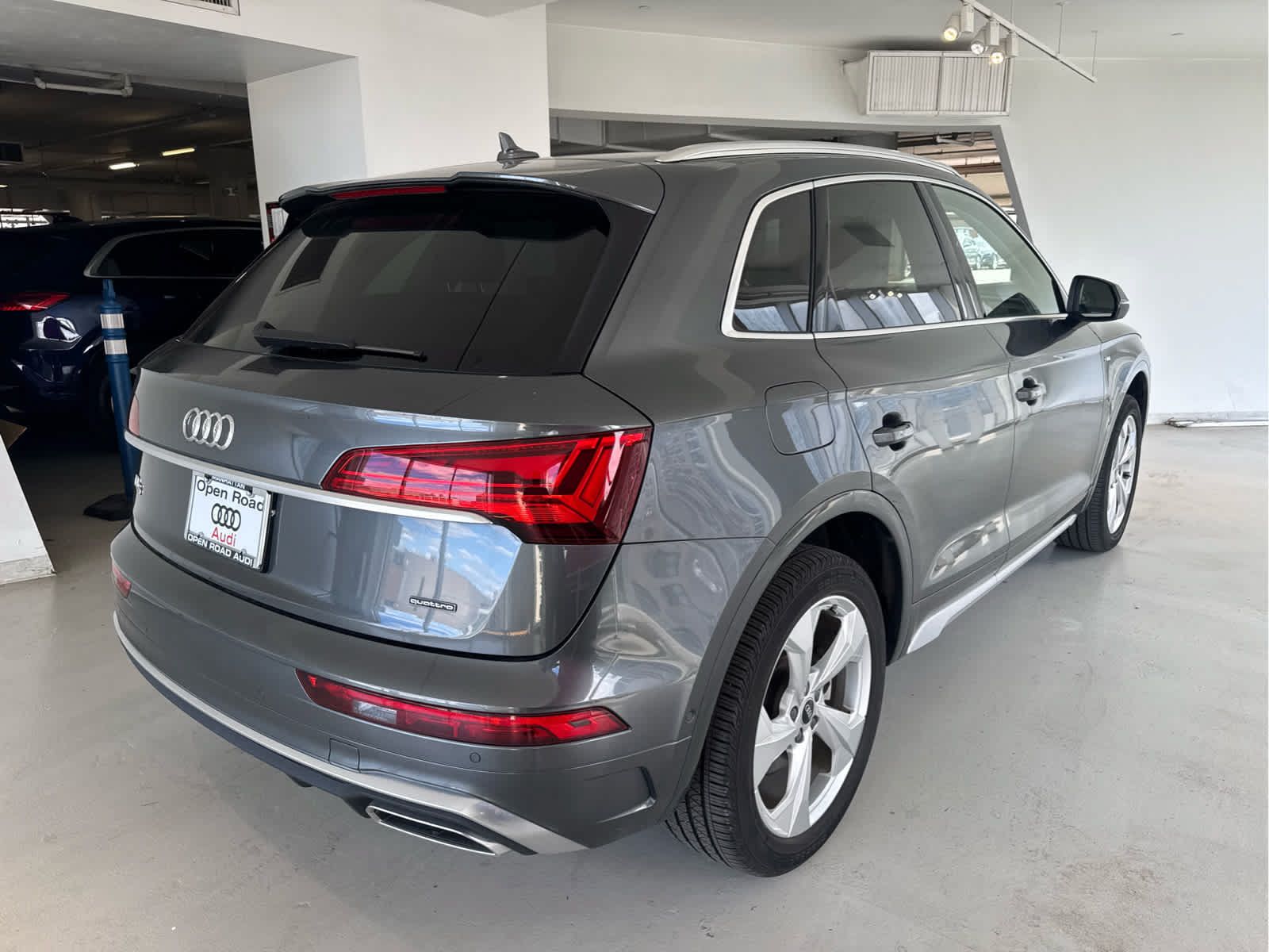 Used 2023 Audi Q5 2.0T Prestige w/ Prestige Package AWD/4WD image 3