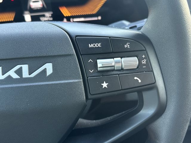 Used 2025 Kia K4 FWD image 31