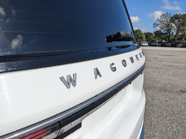 Used 2023 Jeep Wagoneer 4WD w/ Convenience Group I image 12