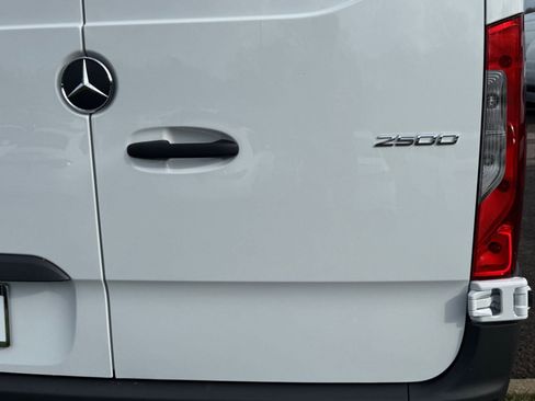 New 2025 Mercedes-Benz Sprinter 2500 image 11