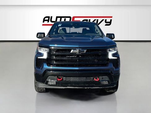 Used 2022 Chevrolet Silverado 1500 LT Trail Boss w/ LT Trail Boss Premium Package AWD/4WD image 2